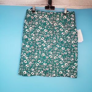 Margaret M Stretch Skirt Size MP Pull On Floral Green